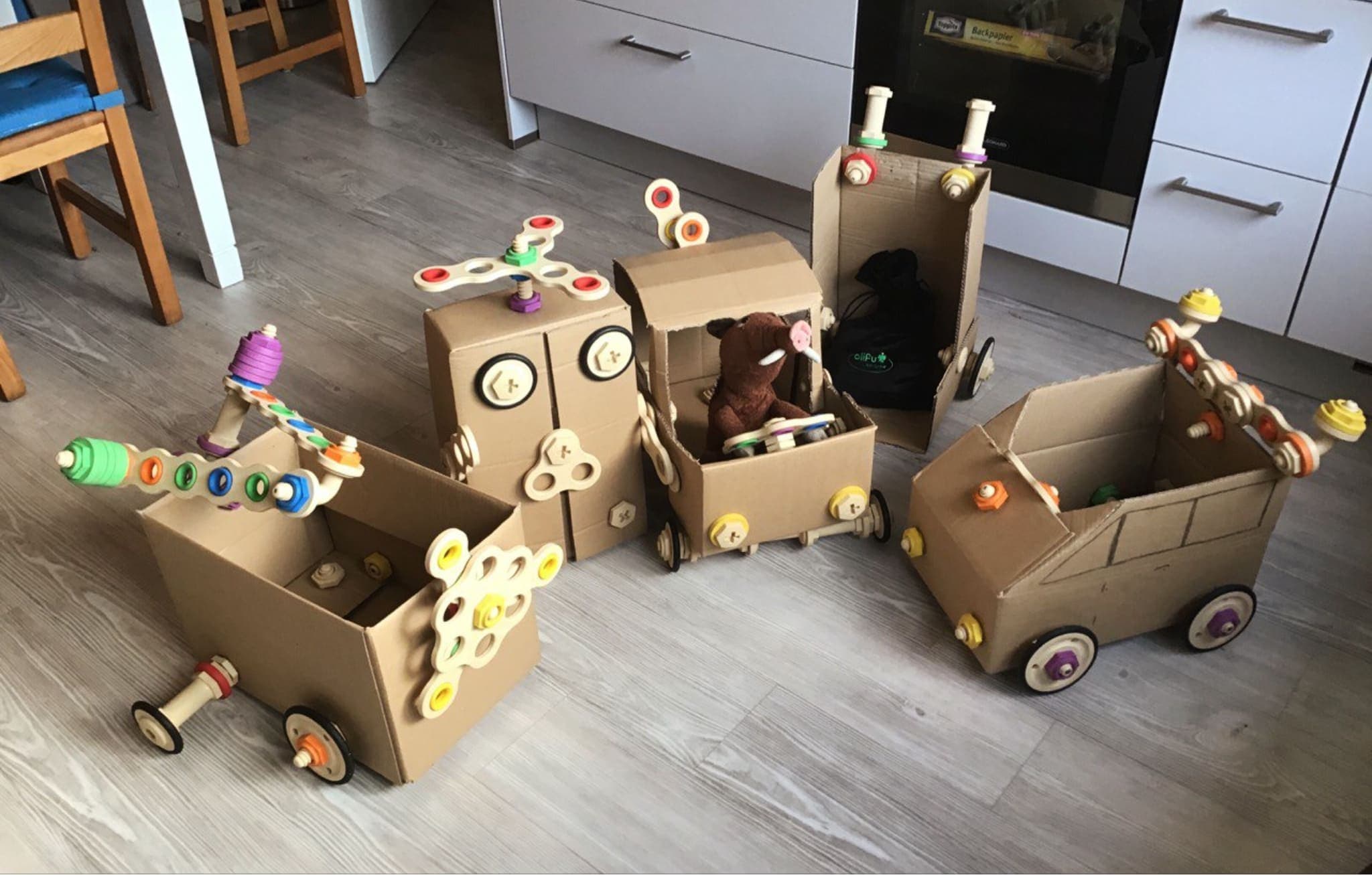 Olifu Spielzeug Schrank